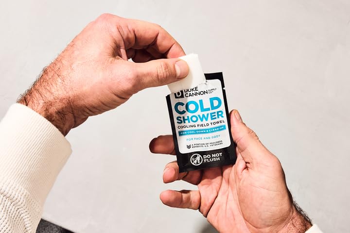 Duke Cannon Cold Shower Cooling Field Towels – Menthol Body Wipes for Men, No Rinse Face & Body Cleansing Wipes, 15 Individually Wrapped Towels (2 Pack)