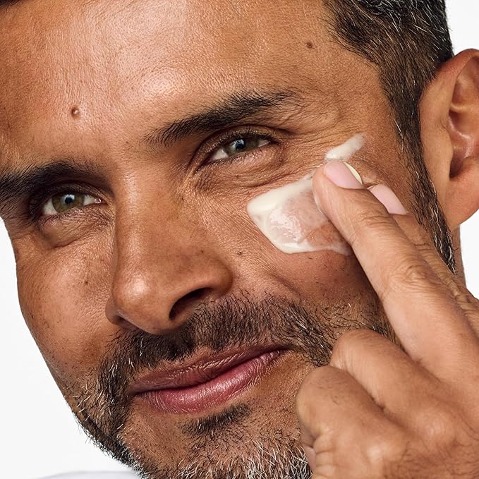 Clinique For Men Moisturizing Face Lotion With Hyaluronic Acid, Urea + Glycerin | Face Moisturizer For Drier Skin Types | Hydrating + Strenghening, 3.4 Fl Oz